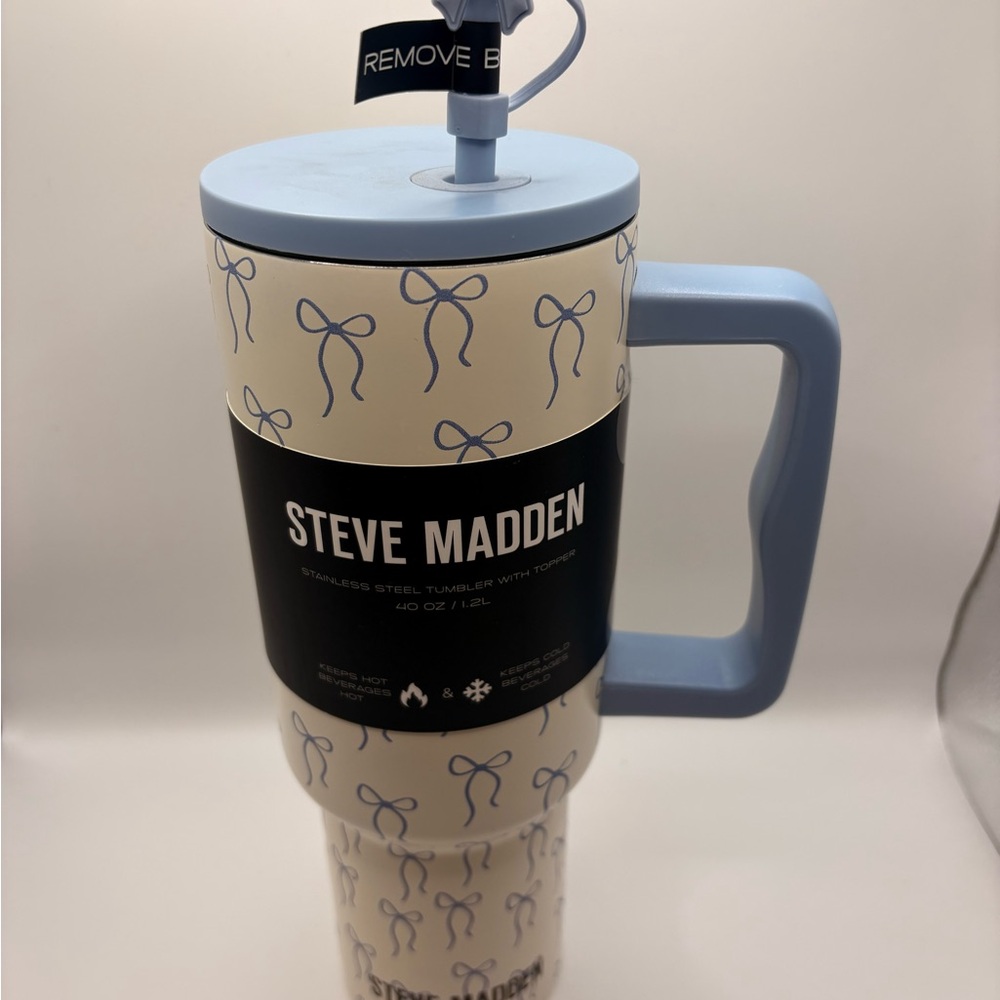 Steve Madden Bow Patterned Tumbler with Blue Handle